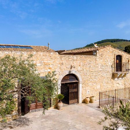 Masseria Fortificata Lo Zafferaneto Buccheri المظهر الخارجي الصورة
