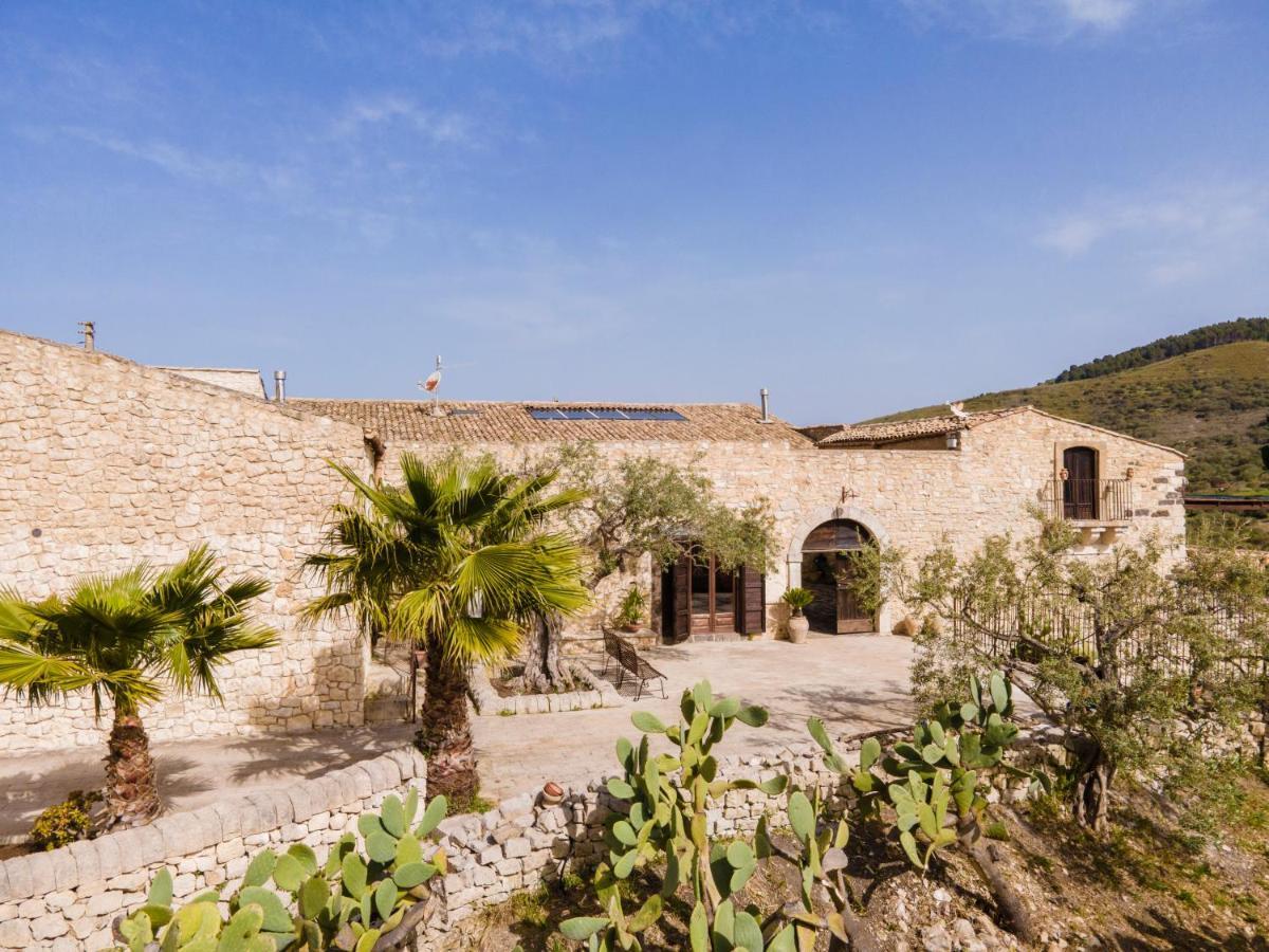 Masseria Fortificata Lo Zafferaneto Buccheri المظهر الخارجي الصورة