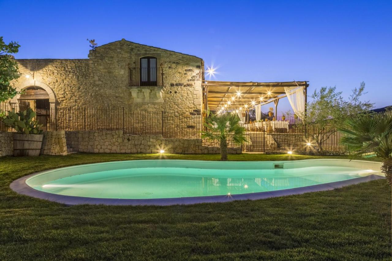 Masseria Fortificata Lo Zafferaneto Buccheri المظهر الخارجي الصورة