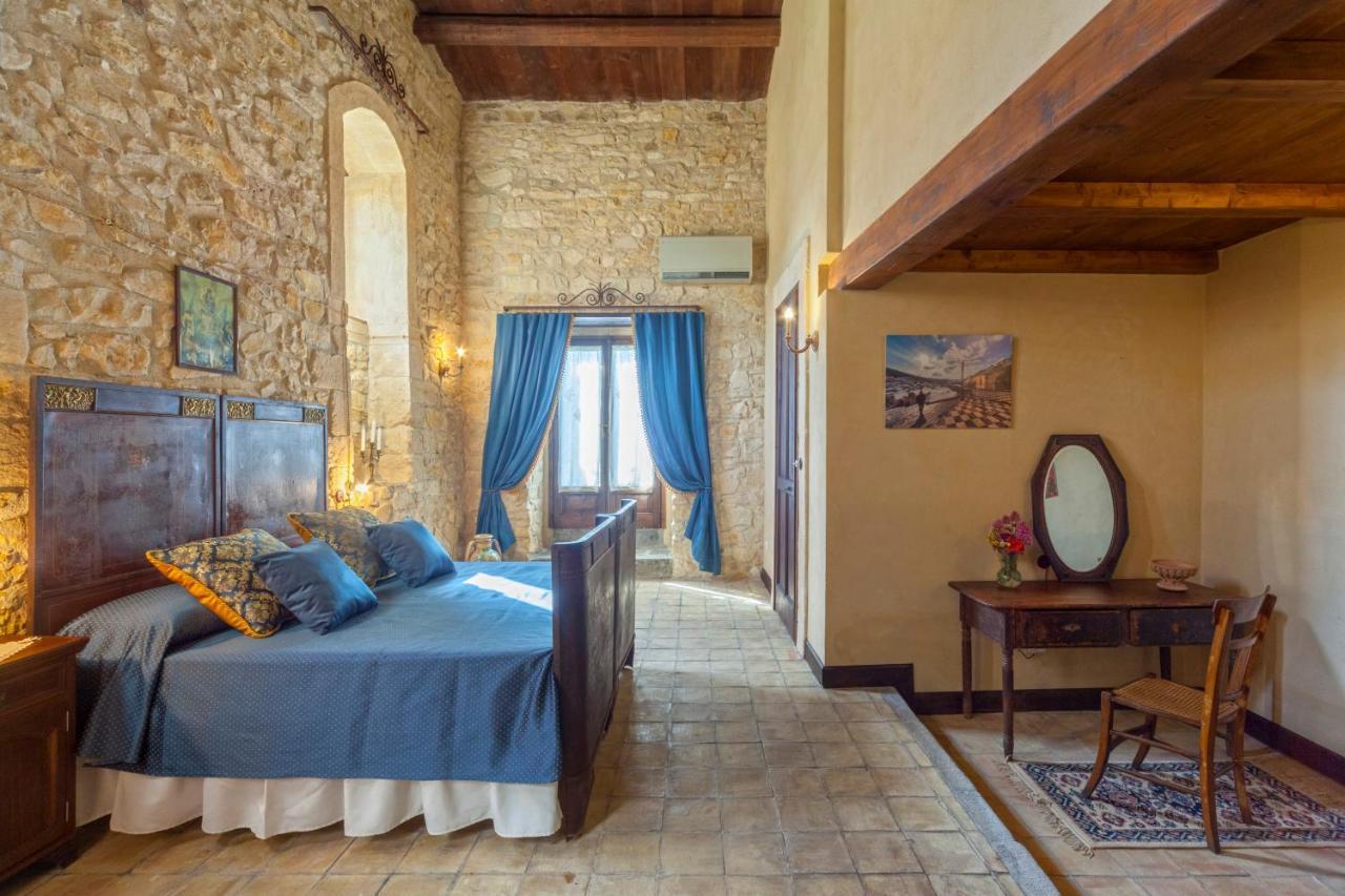 Masseria Fortificata Lo Zafferaneto Buccheri المظهر الخارجي الصورة