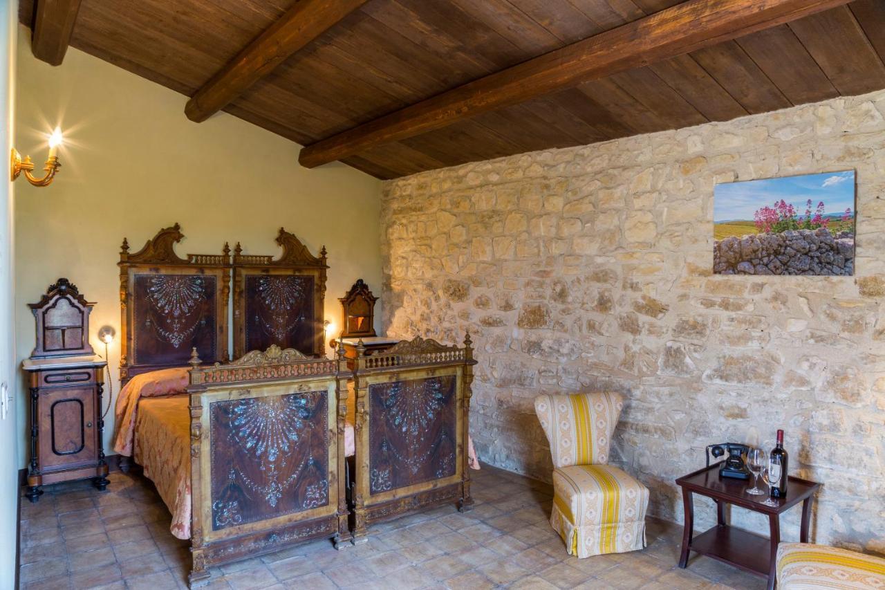 Masseria Fortificata Lo Zafferaneto Buccheri المظهر الخارجي الصورة